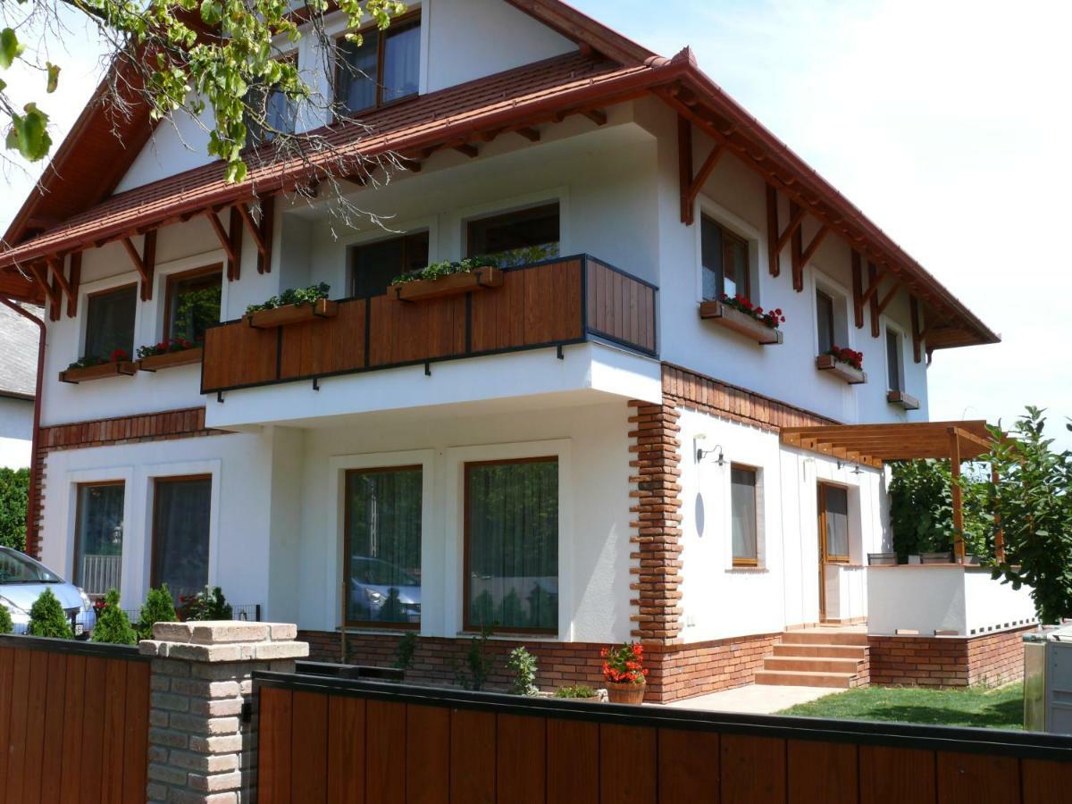 Sara Apartman Hévíz Exterior foto