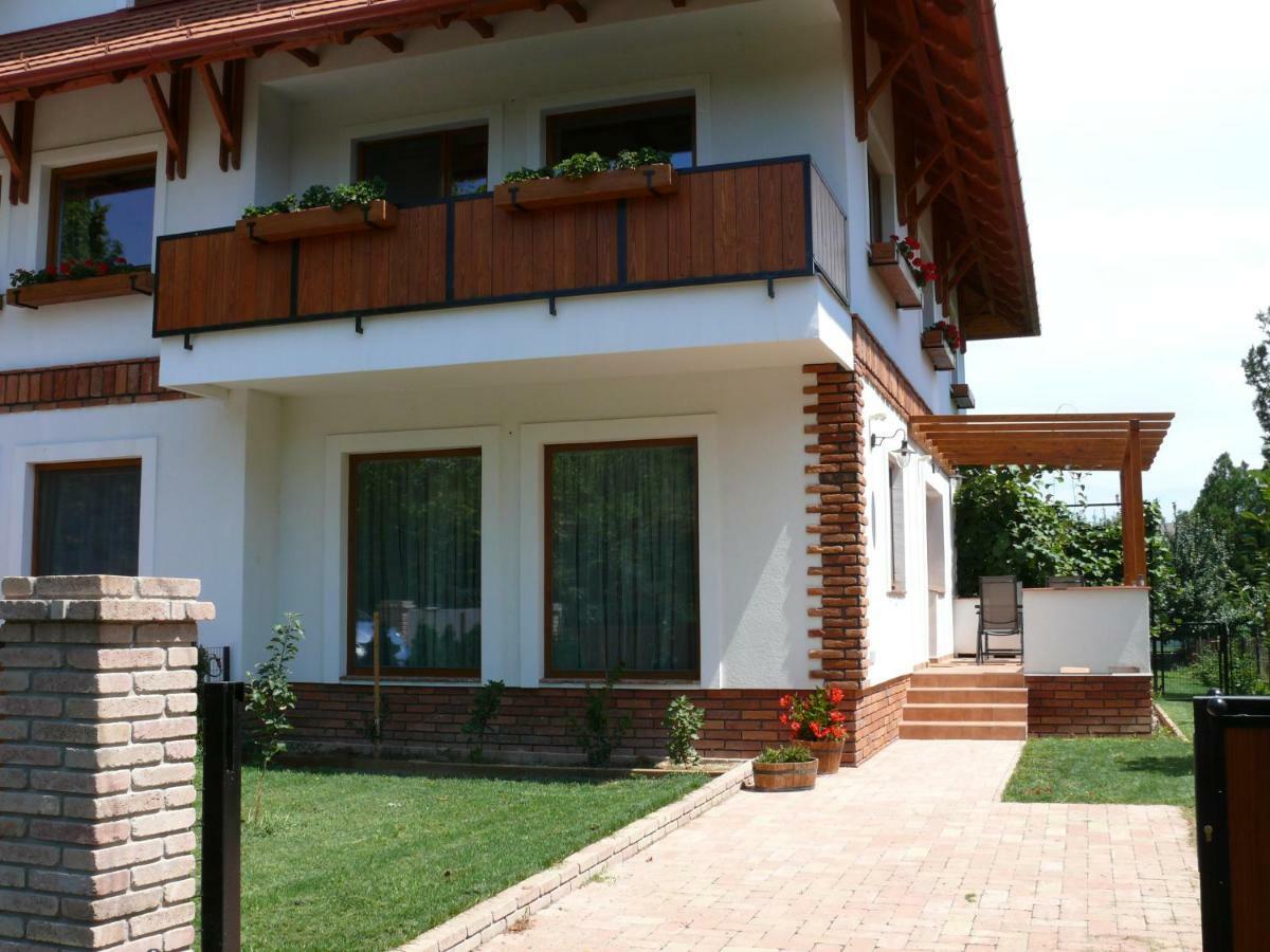 Sara Apartman Hévíz Exterior foto